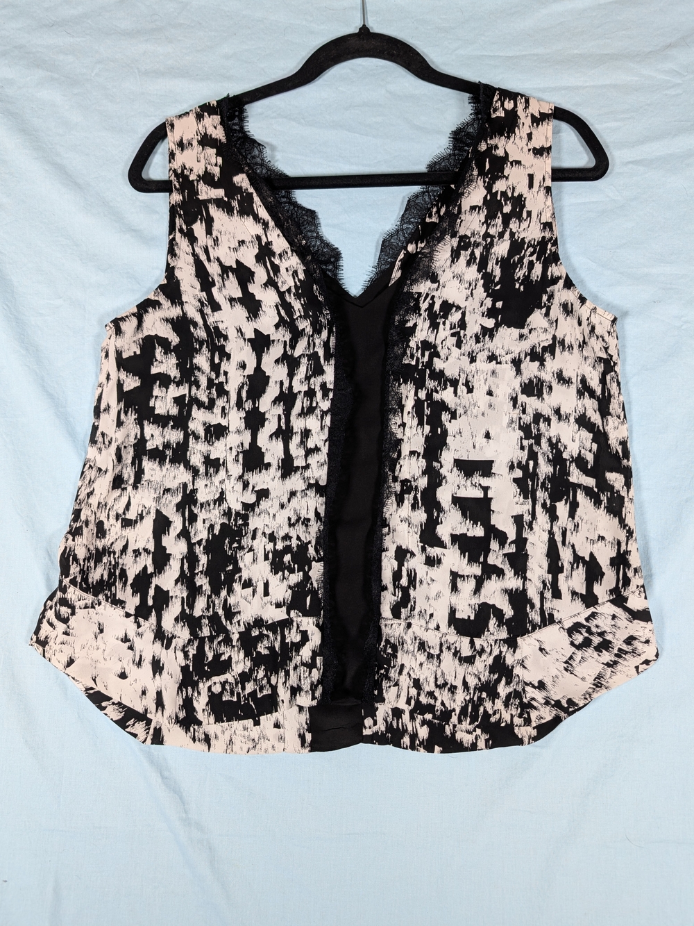 BCBGMaxAzria Black & Light Pink Printed Lace-Trim Camisole